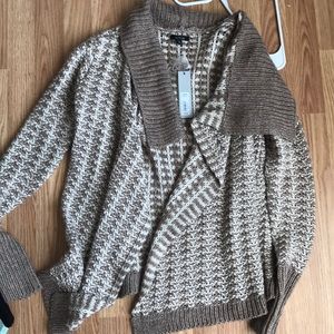 Long sleeve comfortable sweater